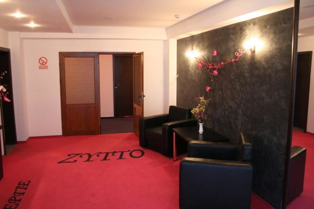 Отель Hotel Zytto by Razvan Rat Слатина-42